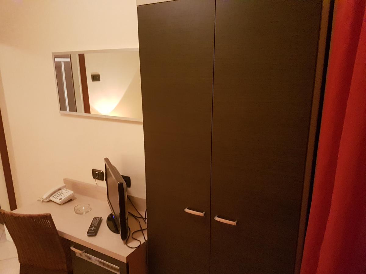 Hotel Bridge 贝拉里亚-伊贾马里纳 外观 照片